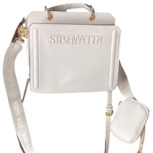 ©️ Steve Madden Bevelyn Crossbody Purse
